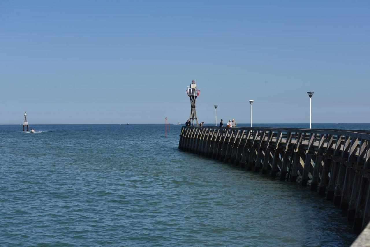 Le Petit Fort Beny-sur-Mer Exteriör bild
